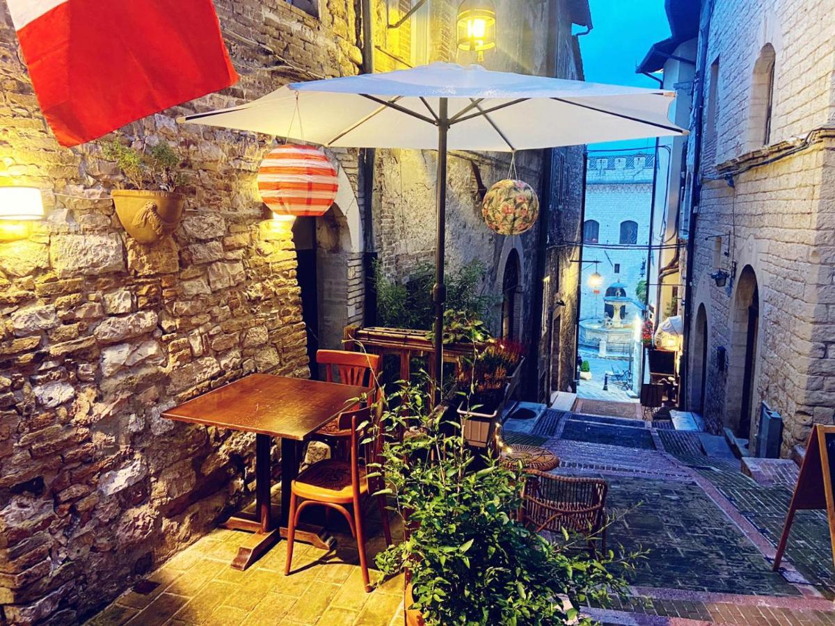 Hotel La Fortezza Ассизи Экстерьер фото